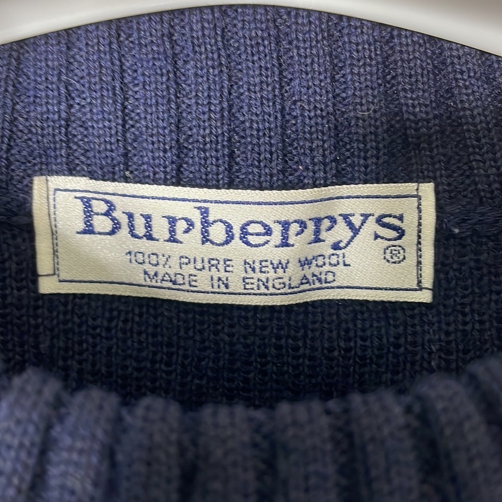 Burberry’s vintage sweater size medium? - Picture 10 of 12